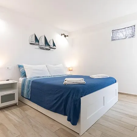 Feriehus La Roccia Fiorita Con Giardino E Jacuzzi *