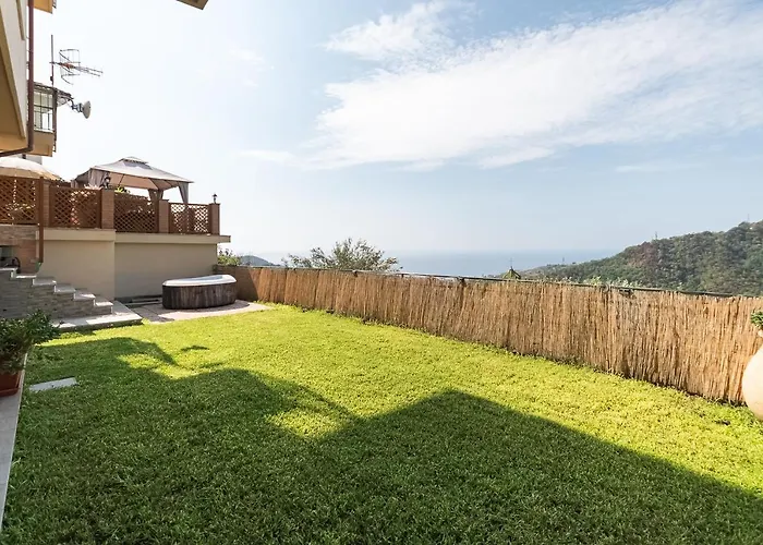 La Roccia Fiorita Con Giardino E Jacuzzi