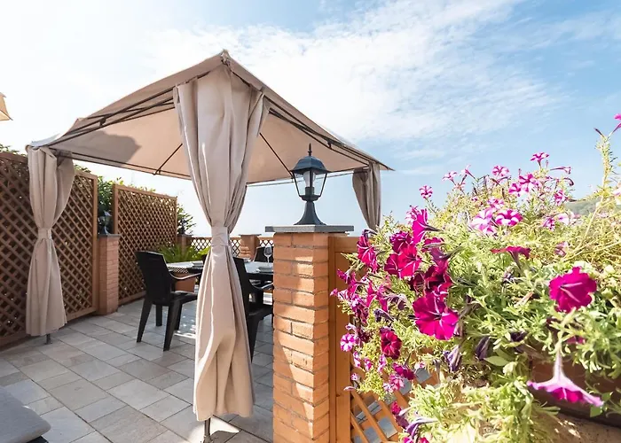 La Roccia Fiorita Con Giardino E Jacuzzi Holiday home Varazze