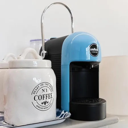 La Roccia Fiorita Con Giardino E Jacuzzi Дом отдыха Варацце