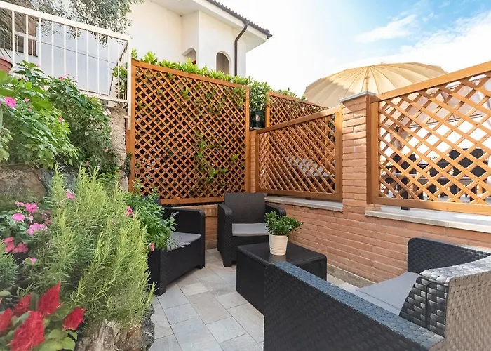 Сasa de vacaciones La Roccia Fiorita Con Giardino E Jacuzzi Varazze