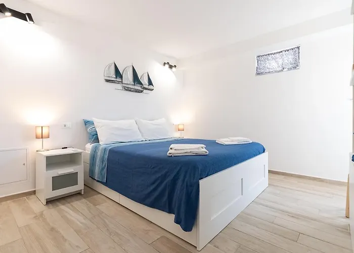Сasa de vacaciones La Roccia Fiorita Con Giardino E Jacuzzi *