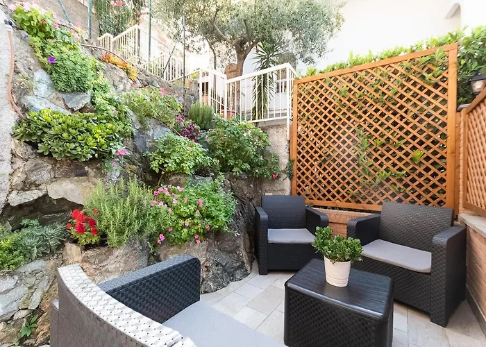 La Roccia Fiorita Con Giardino E Jacuzzi *
